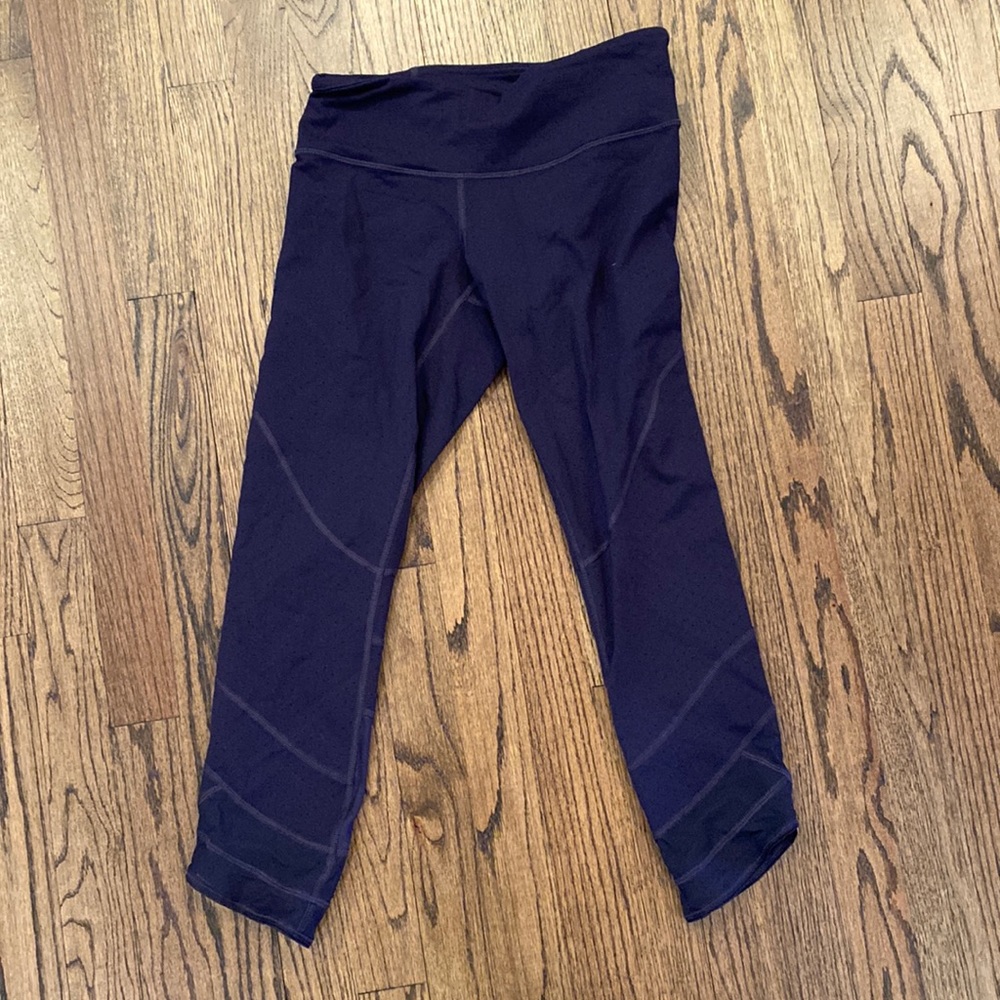 Lululemon Capri purple polka dot size 6 (tag missing)